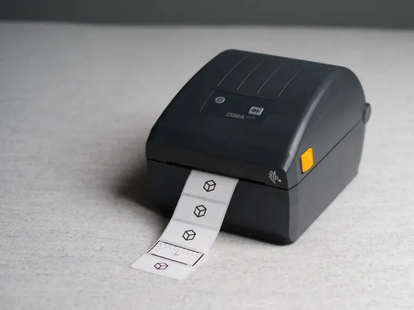 Zebra ZD220 direct thermal desktop label printer